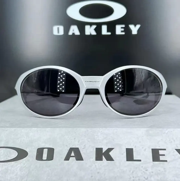 Oakley OKLYJ001