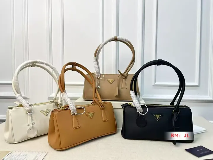 Prada PRDB35