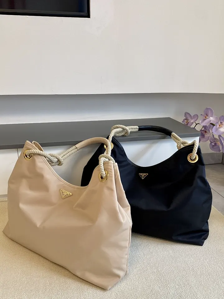 Prada PRDB37