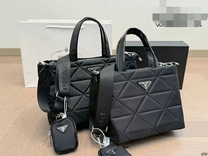 Prada PRDB44