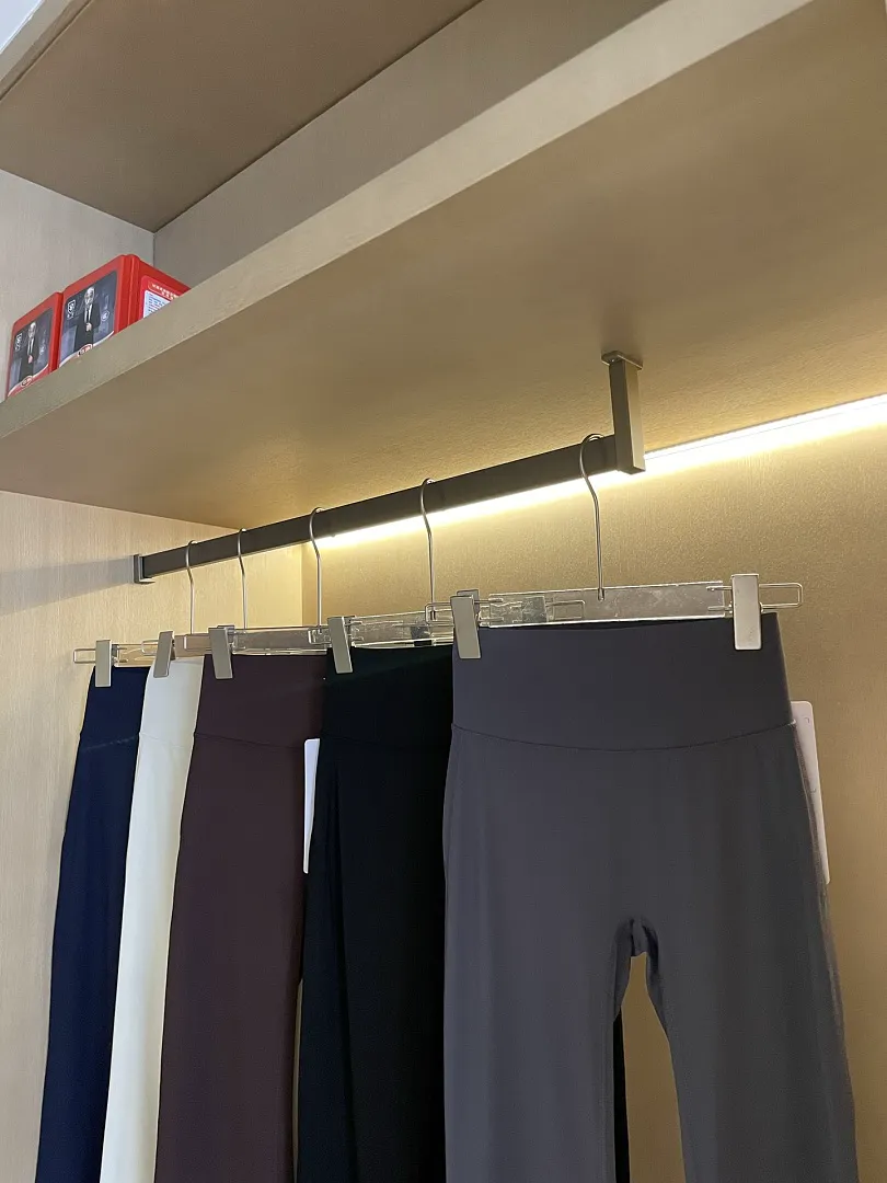 alo yoga UT141 תמונה 9