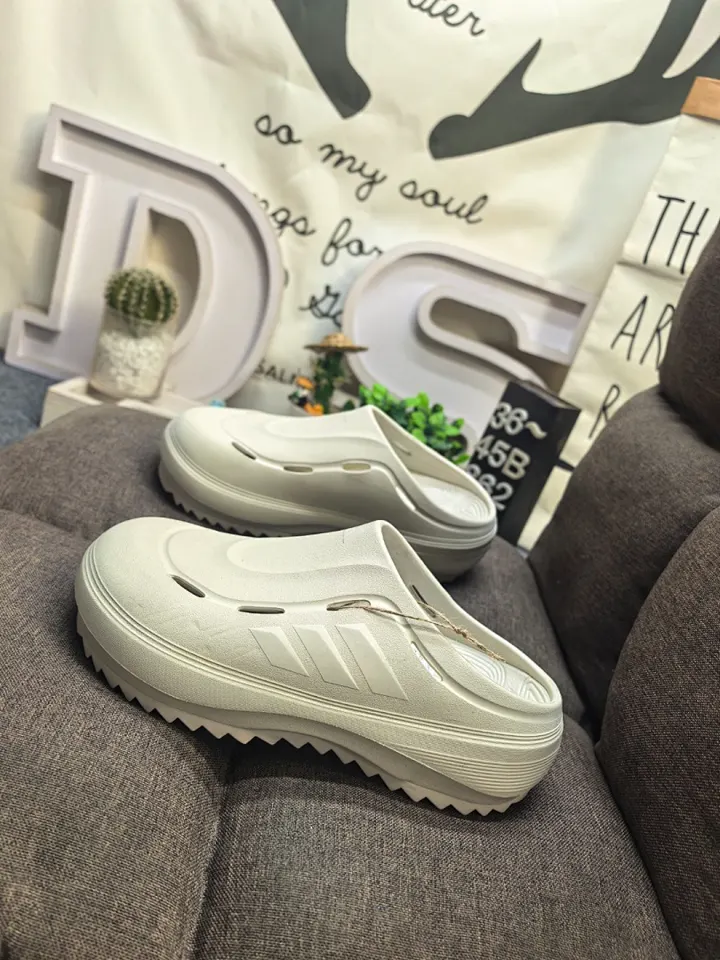 Adidas XB02