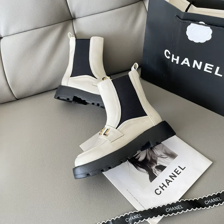 Chanel Y1J3